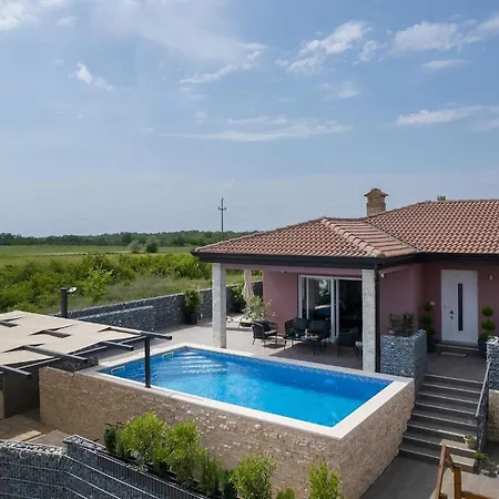 Semesterbostad Elorea *