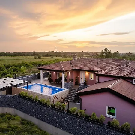 Elorea Semesterbostad *