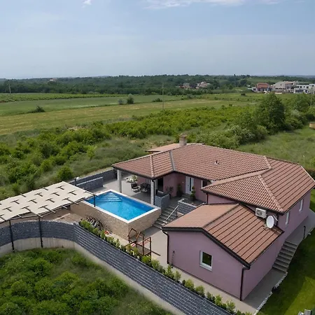 Semesterbostad Elorea